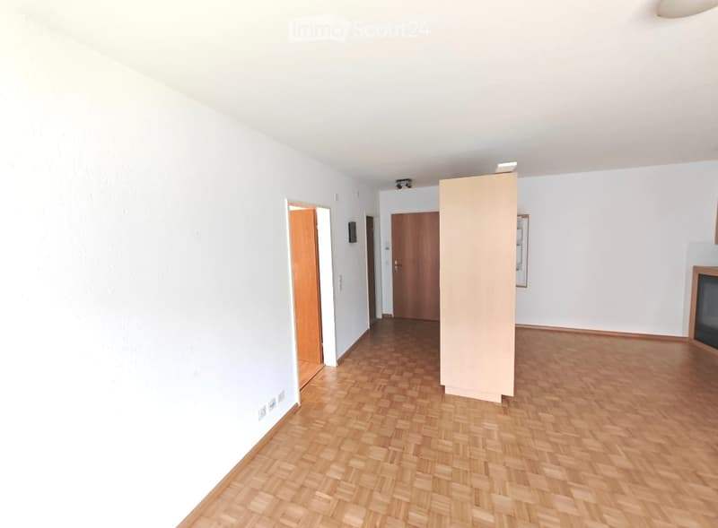 Appartamento di 3 locali ben curato con balcone & posto auto (3)