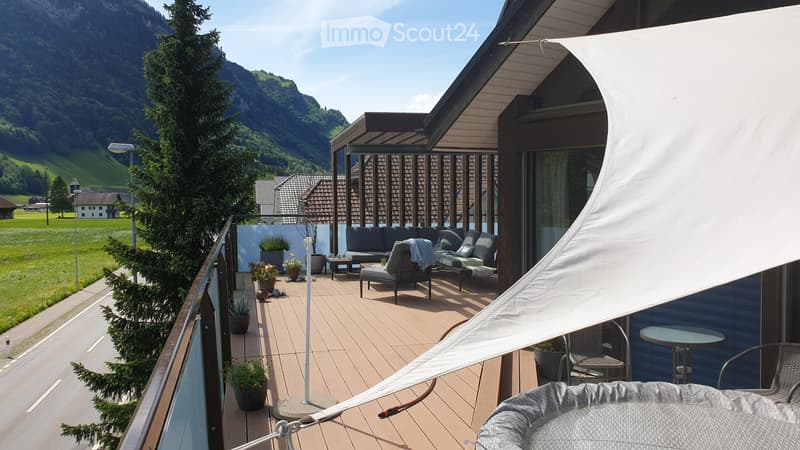 Spacious 4.5-room maisonette, 62sqm terrace, alpine style (5)