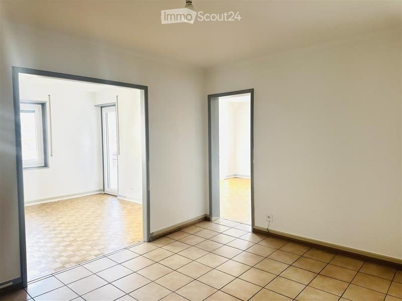 Charmantes 2.5-Zimmer-Wohnung in Vevey (2)