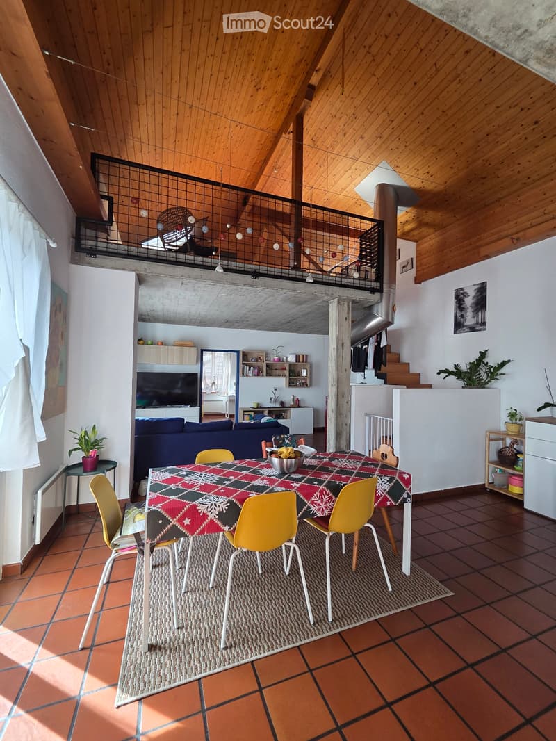 Ampio 5.5 locali duplex con garage incluso a Lodrino (1)