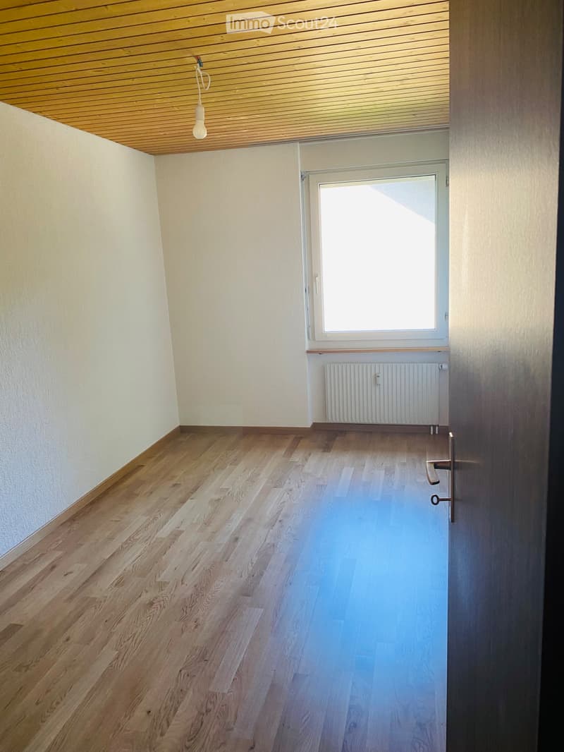 Chambre dans un appartement de 4,5 pièces à Langnau im Emmental (1)