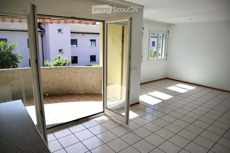 Luminoso bilocale di 71 m² con terrazza coperta (2)