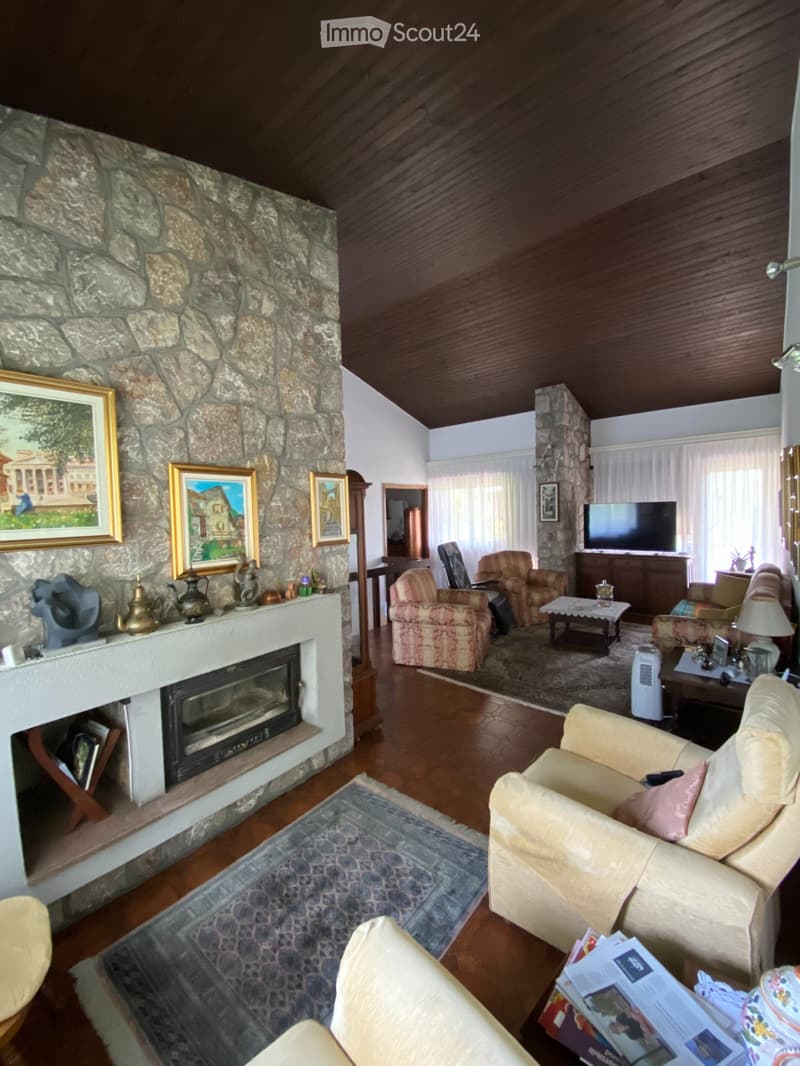 Villa avec grand terrain constructible à Tremona (4)