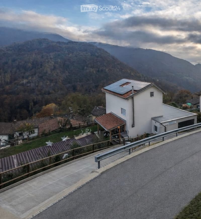 Maison unifamiliale avec grand jardin à Signôra (1)