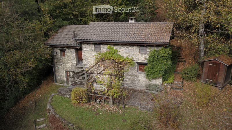 Affittasi annualmente rustico ammobiliato (1)