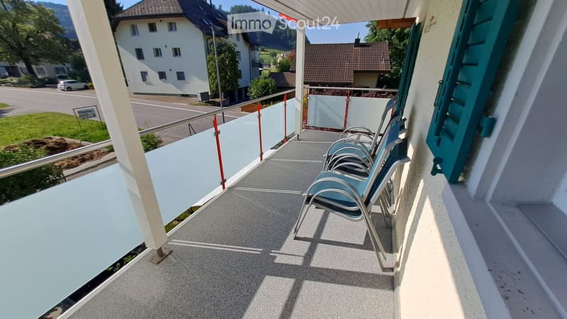 Neu renovierte Wohnung auf dem Land mit grosszügigem Balkon (9)