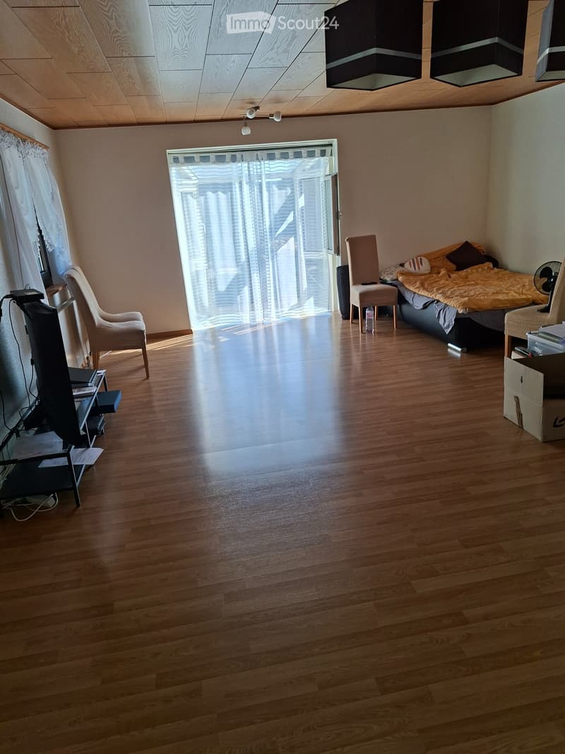 Appartamento di 4 camere in affitto con giardino (3)