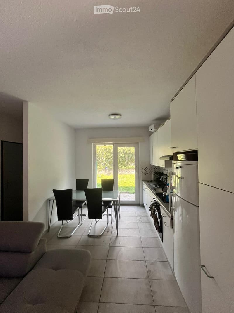 Wir suchen einen Nachmieter für 2.5 Zimmer mit großem privatem Garten (2)
