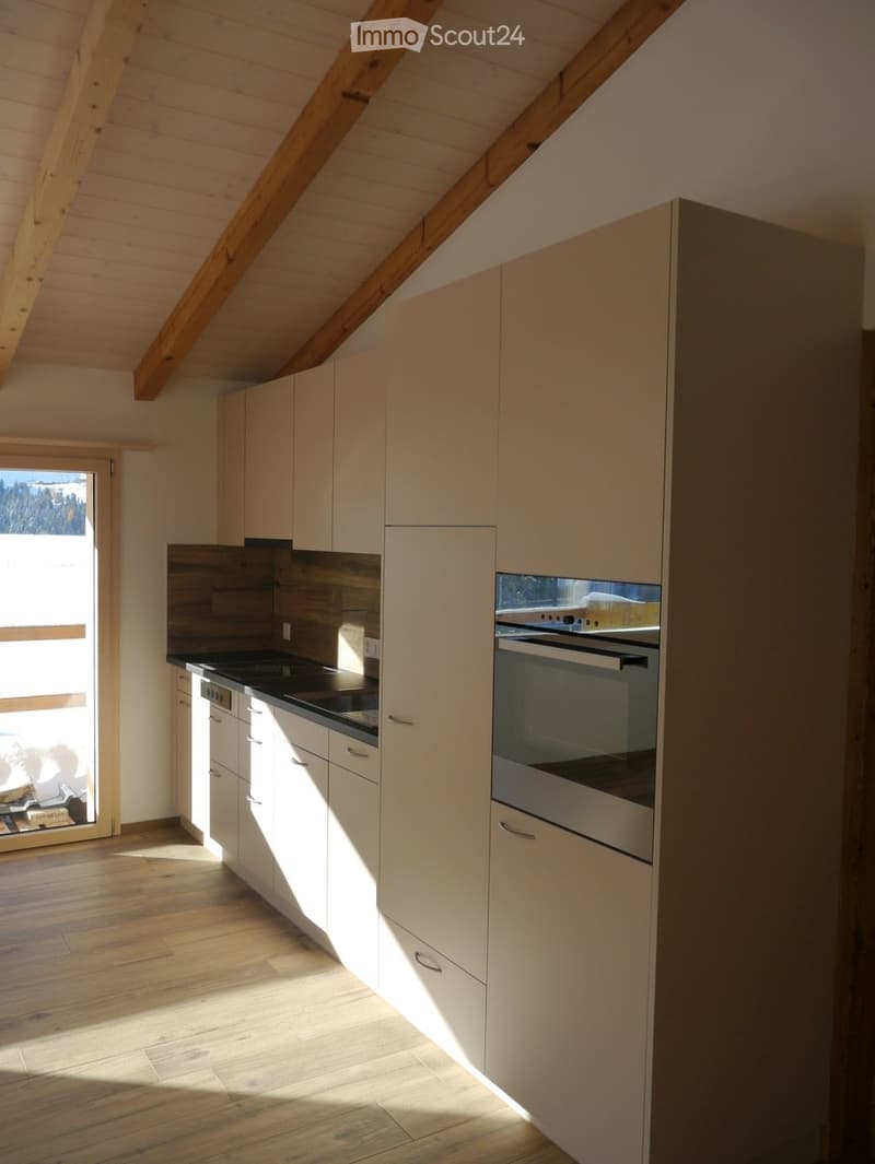 Helle 2.5 Zimmer Wohnung mit Balkon (4)