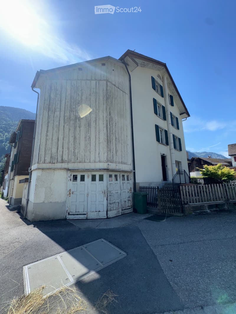 Maison spacieuse de 10,5 pièces avec espace commercial à Luchsingen (3)