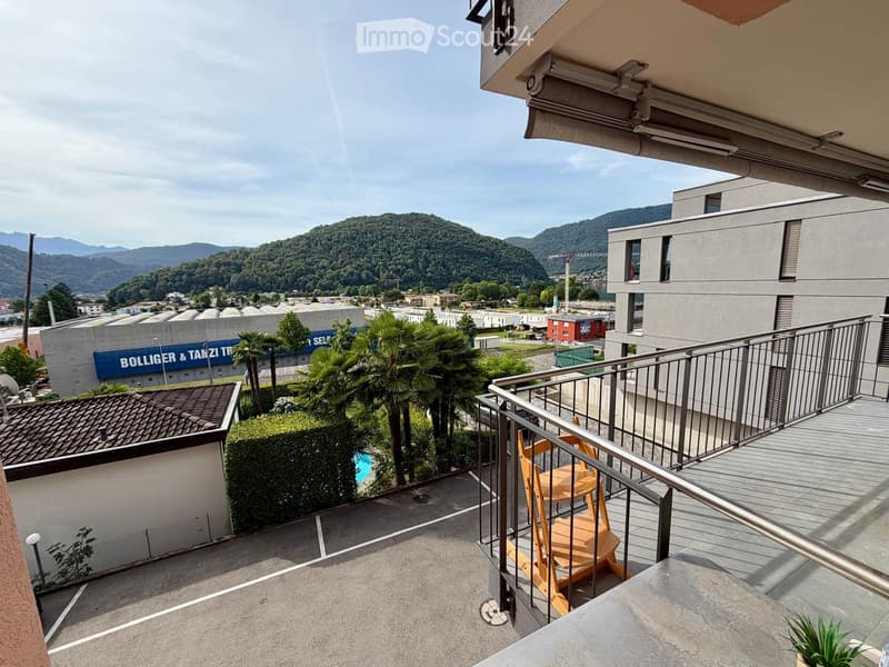 Vue sur le lac Caslano 4,5 pièces avec parking et balcons (3)