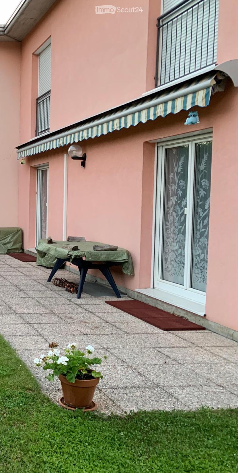 Maison dans un quartier résidentiel (3)