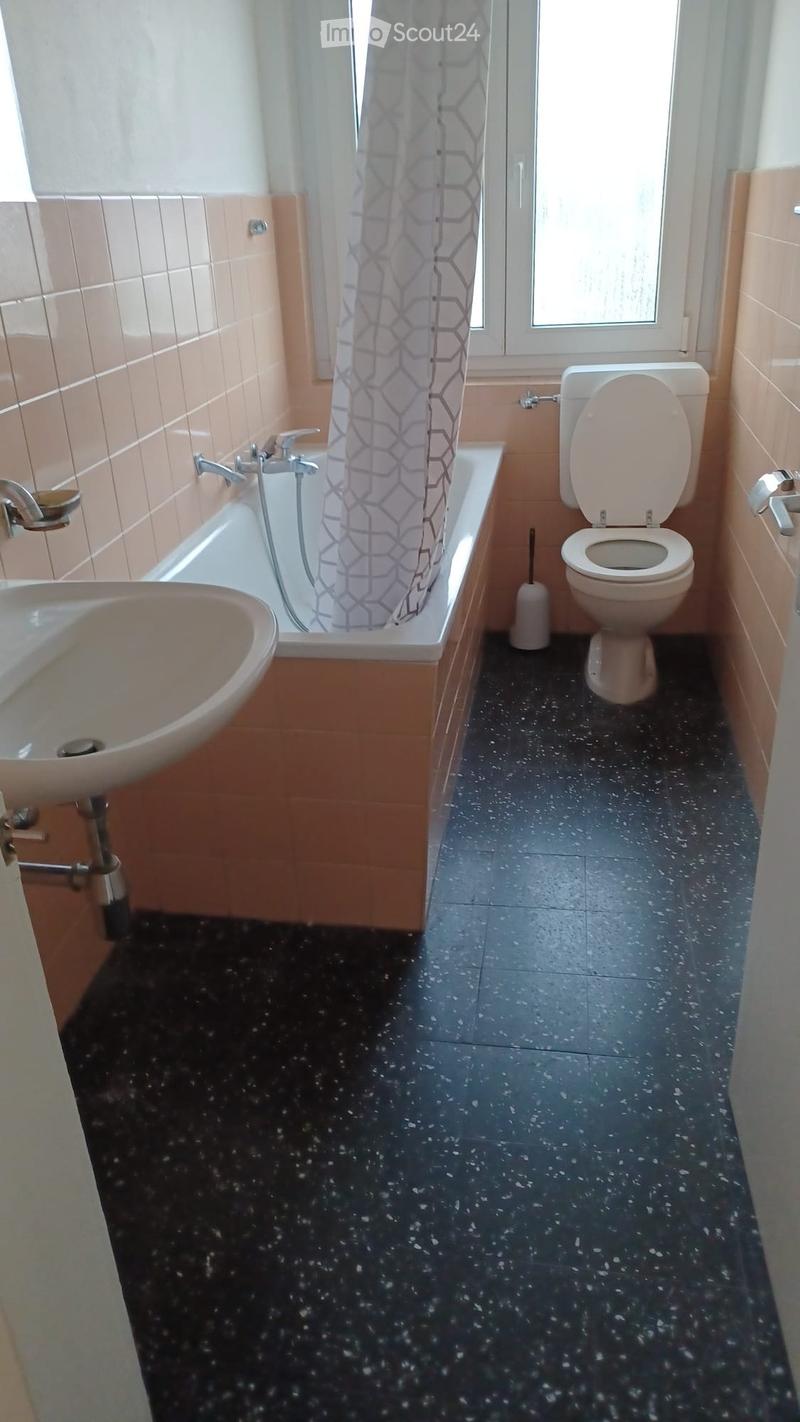 3.5 locali - via Golf 47 / Caslano (2)