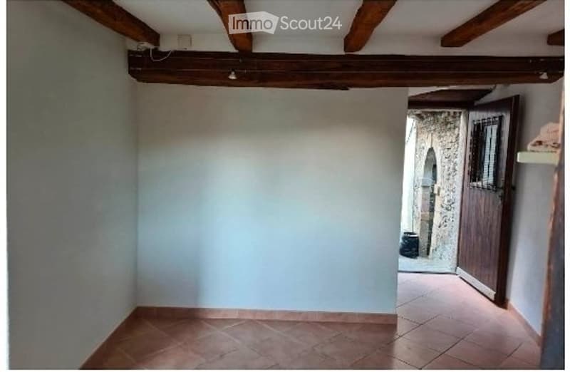 Affittasi appartamento con terrazza e giardino privato (2)