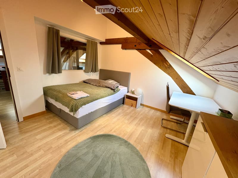 Camera mansardata in un edificio storico direttamente sul lago di Costanza a Romanshorn (3)