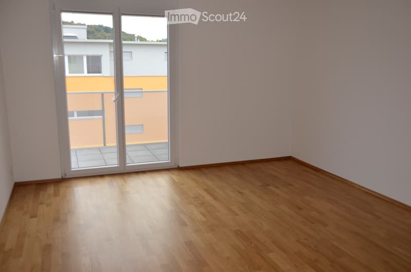 Appartement attique lumineux et spacieux de 2,5 pièces en norme de propriétaire occupant (2)