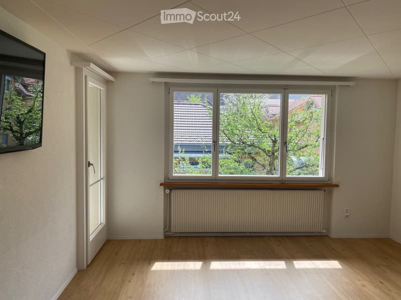 Helle 4-Zimmer Wohnung mit Balkon in Wimmis (4)