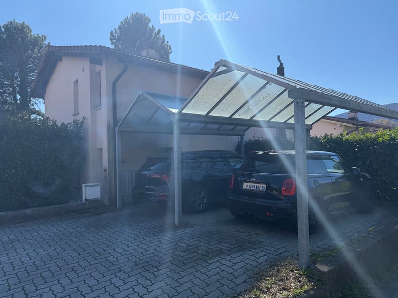 Villa indipendente con ampio terreno  Cureglia (4)