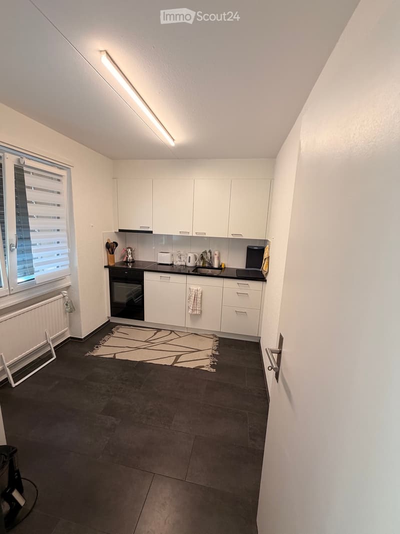 Appartamento arredato con balcone al piano terra in subaffitto (3)