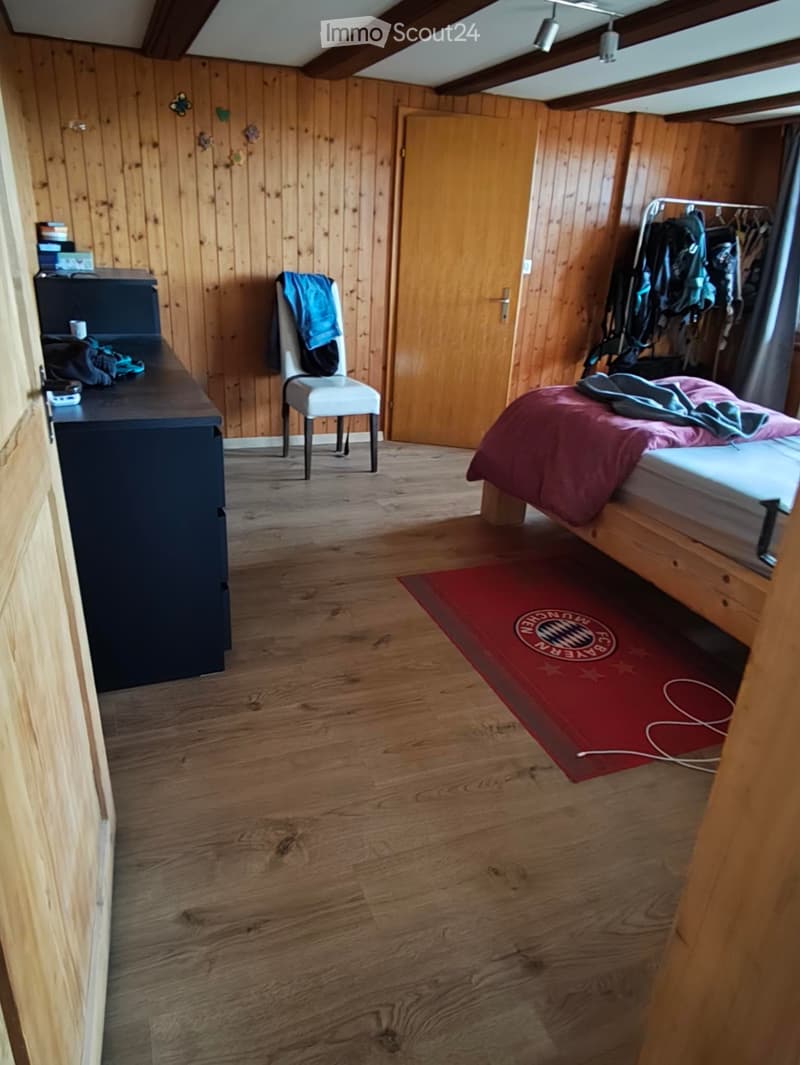 Grosse Wohnung mit Umschwung (5)