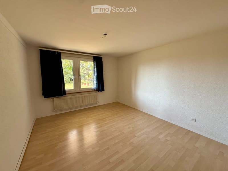 Appartamento al piano terra con area di seduta e prato privati in una casa di 3 famiglie (2)