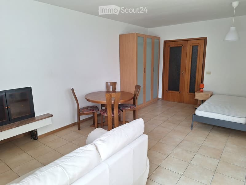 Affittasi stanze centro di Paradiso con Piscina interna (2)