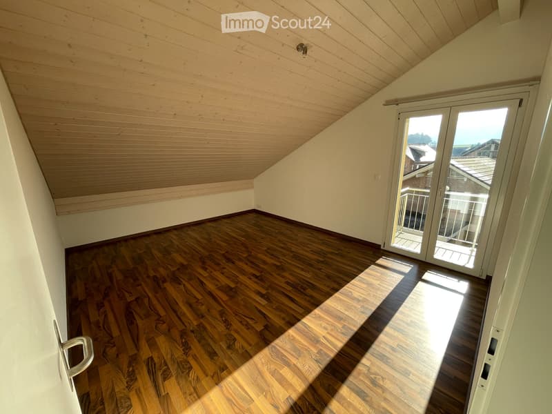 Appartamento mansardato di 4 locali a Rüegsauschachen con vista panoramica (2)