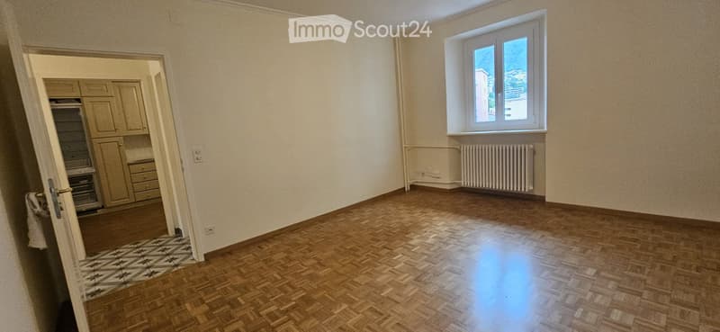 Affitto grazioso appartamento 3.1/2 ristrutturato a  Chiasso (5)