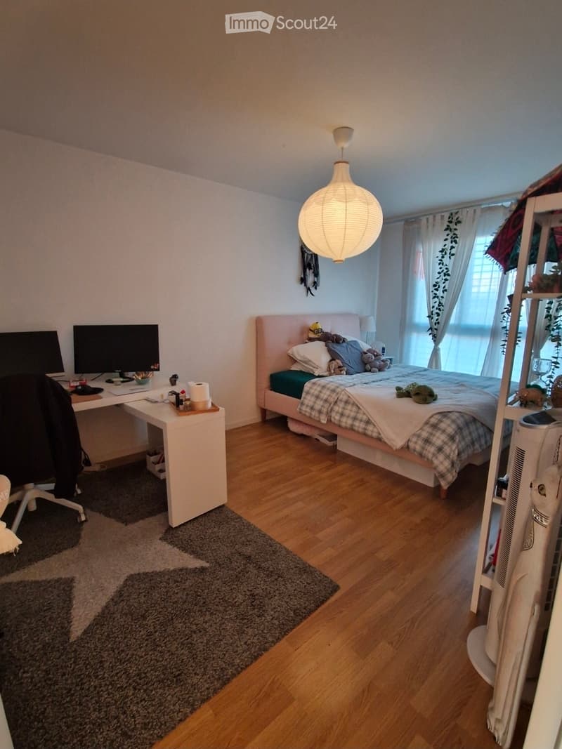 Shared room with private bathroom (1)
