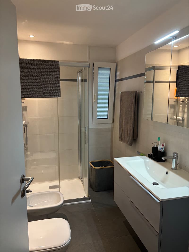 Suche Nachmieter für 2.5-Zimmer-Wohnung in Claro (3)