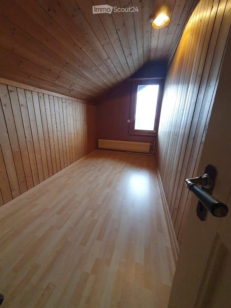 Appartamento accogliente di 3.5 locali con balcone nel centro del villaggio (5)