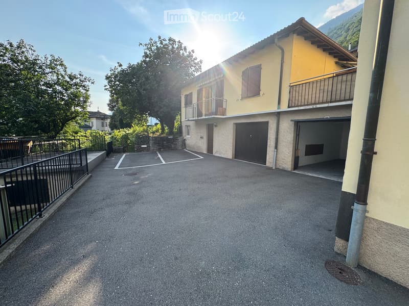 Geräumige 4,5-Zimmer-Wohnung mit Autoabstellplatz (2)