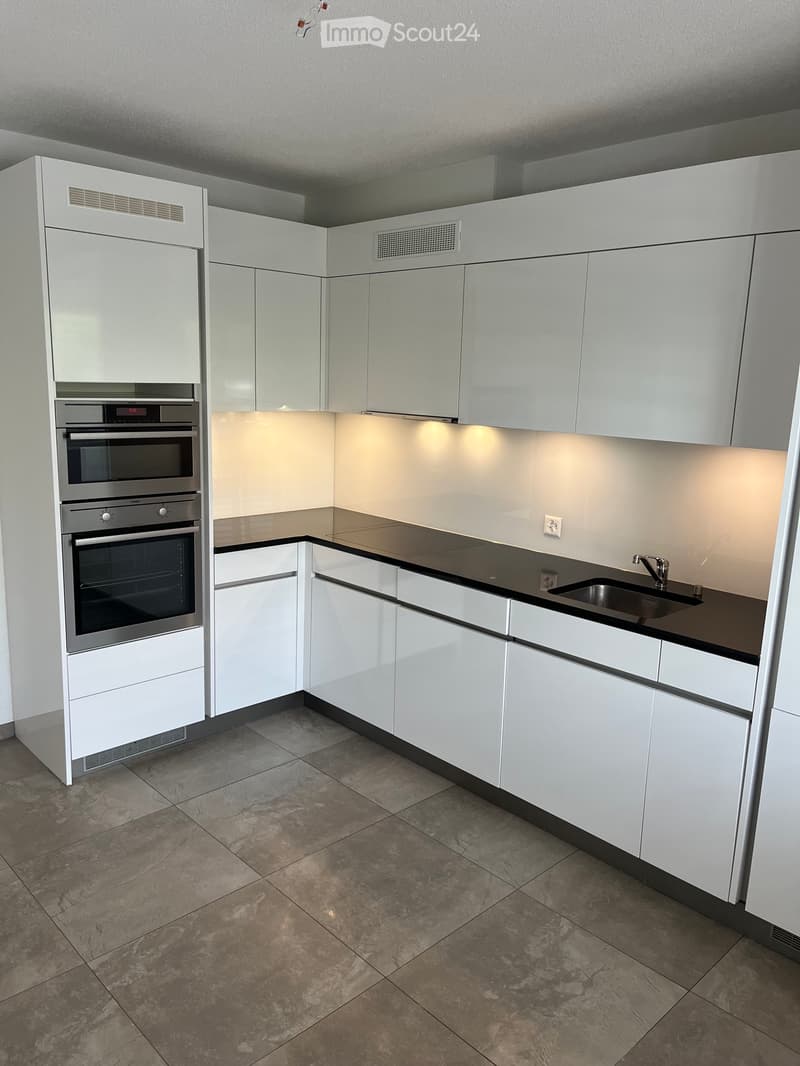 Zu vermieten 4.5 Zimmer Wohnung (1)
