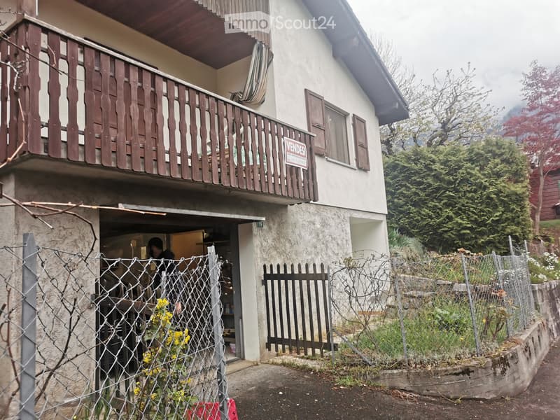 Vendesi casa unifamiliare con giardino a Olivone (1)