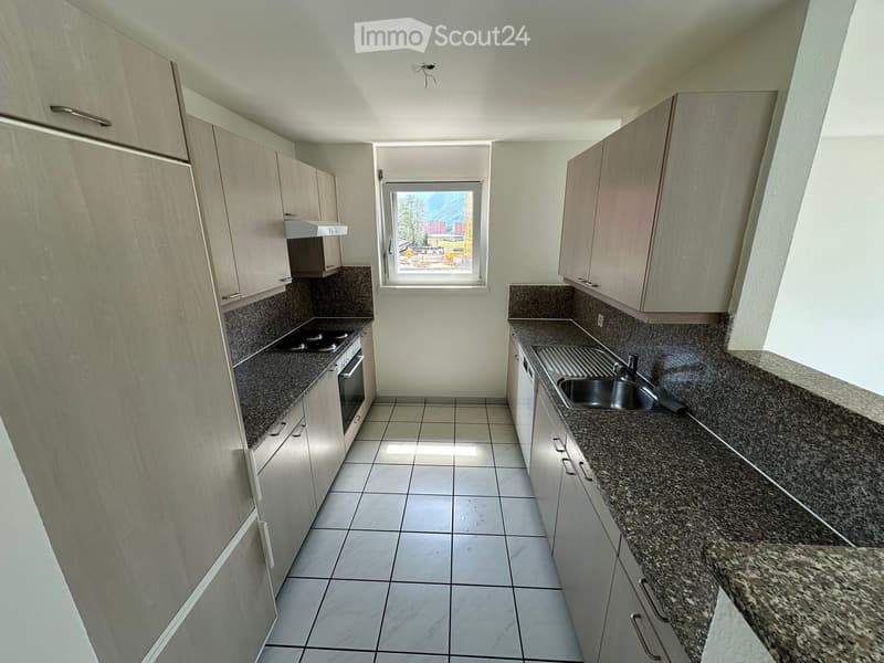 Biasca - MIETE 4-Raum-Wohnung in gutem Zustand (3)