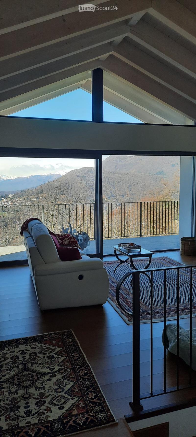 Maison moderne entourée de verdure, à deux pas de la ville. (4)