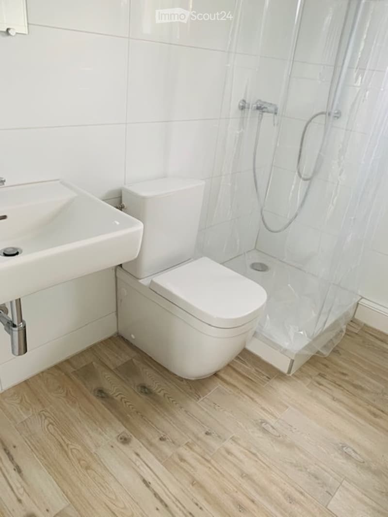 5-Zimmer Chalet EFH mit grosser Sonnenterrasse & Gewerberaum (2)