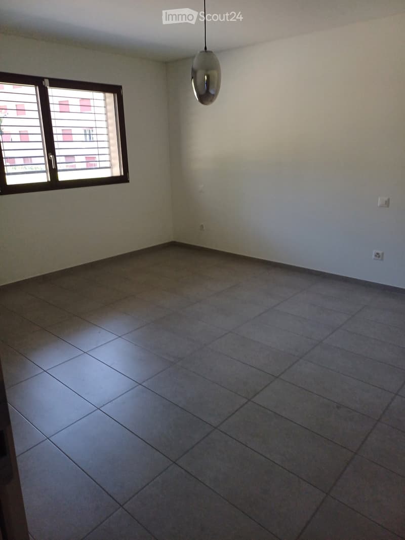 Appartement moderne de 2.5 pièces avec jardin privé (5)