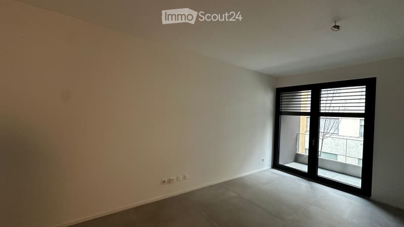 I'm looking for a subtenant, one-room hobby room (3)