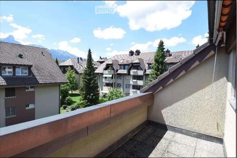 Incantevole appartamento mansardato di 1,5 locali con vista sulla montagna a Thun (2)