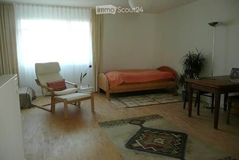 Schöne, möbelierte 1,5 Zi Wohnung mit Dusche, WC, Terrasse (1)