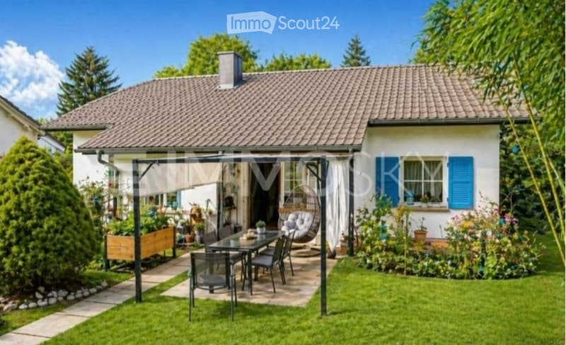 Detached 4, 5 bedroom bungalow + 679m2 plot (1)