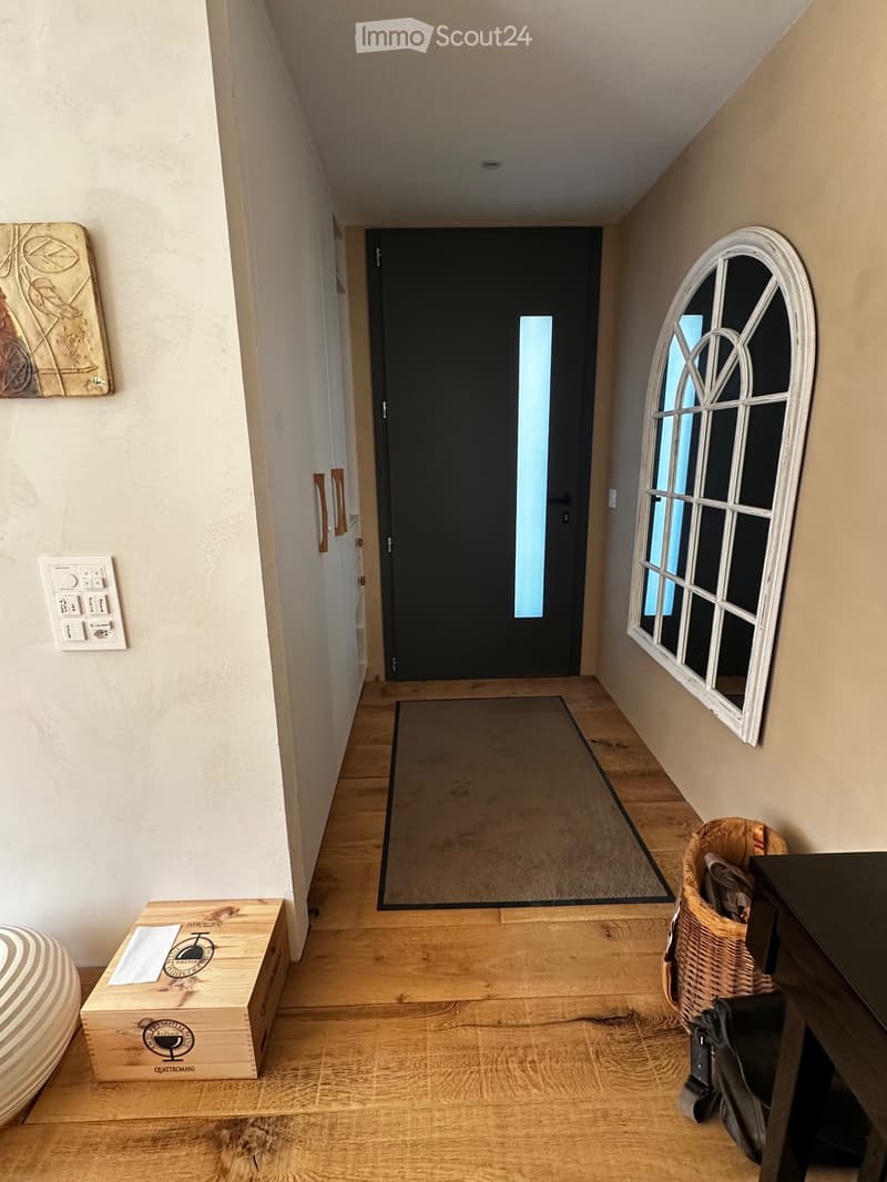 Schönes Apartment mit 3,5 Zimmern von sehr hohem Standard (3)