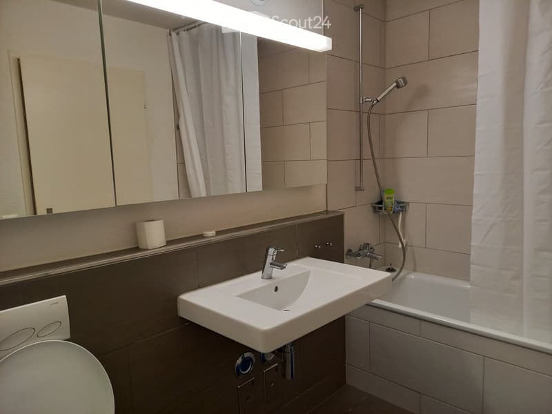 Beautiful furnished room in 5-person shared apartment with nice view (2)