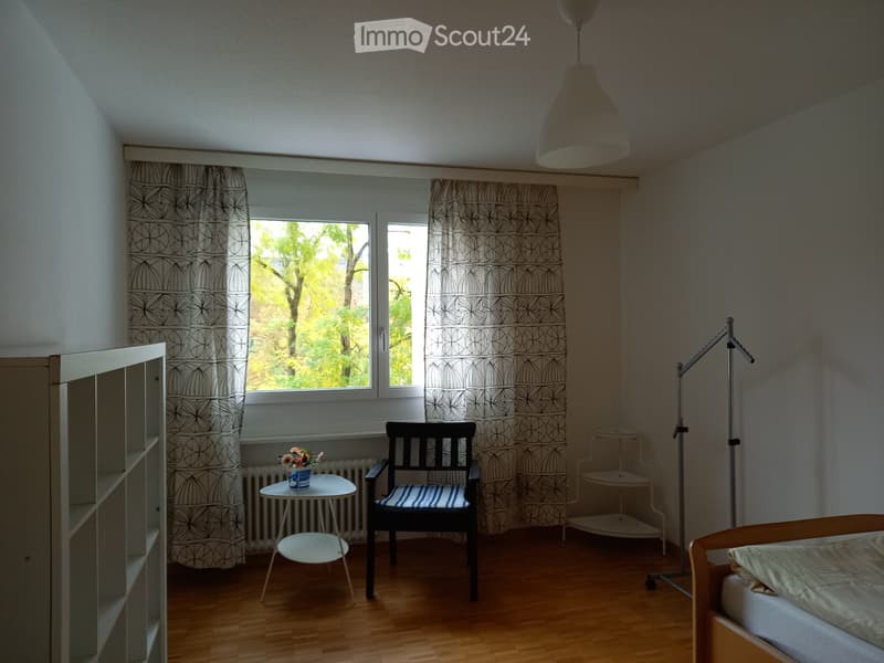 Beautiful furnished room in 5-person shared apartment with nice view (4)