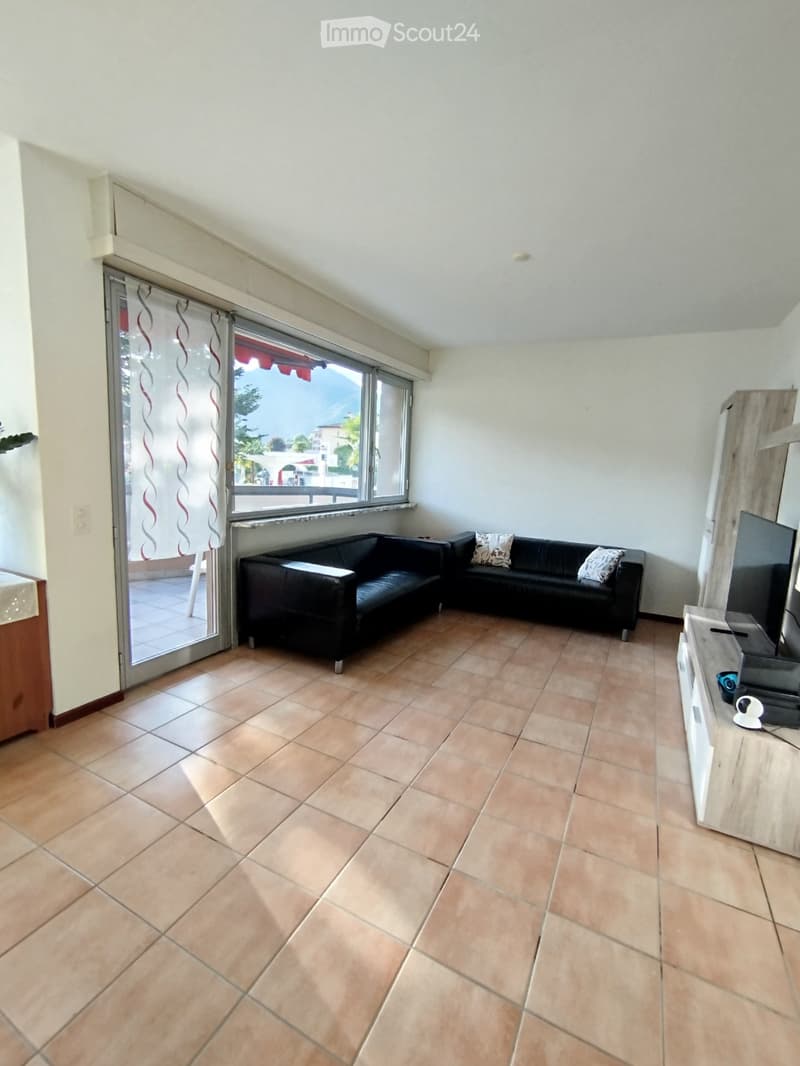 Looking for replacement tenant for 3.5 room apartment in Losone (2)