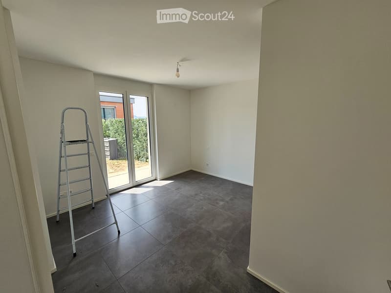 Moderne 3.5-Zimmer-Wohnung im Erdgeschoss mit Garten (3)