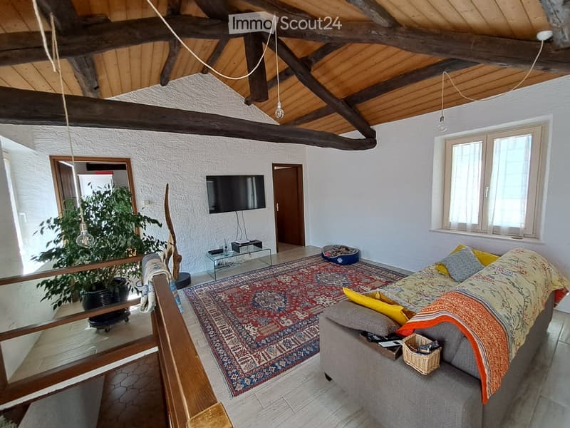 House with 4.5 rooms, exposed beams and fireplace in Miglieglia (1)