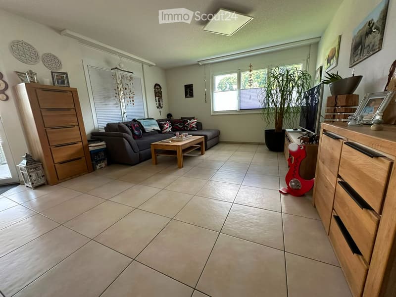Helle 4.5-Zimmer Parterre Wohnung (2)