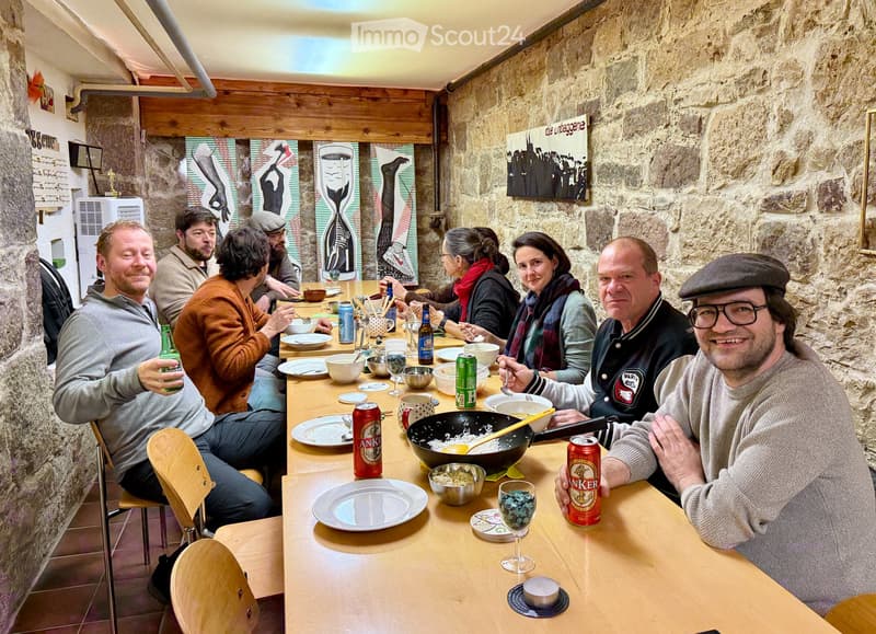 Cave à cliques/local du club (3)